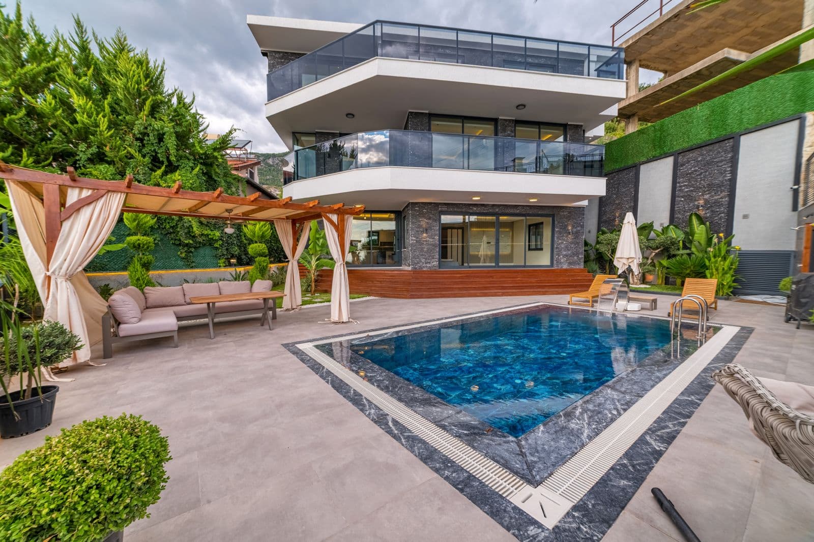Detached Villa with Sea View and Private Pool - Bektas